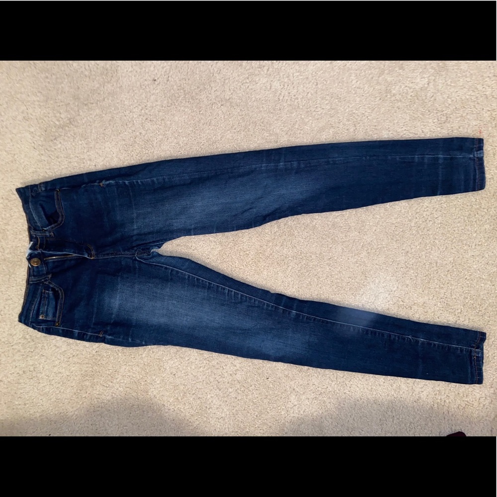 Skinny jeans - stretchy and high waisted